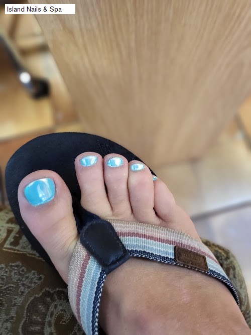 Island Nails & Spa