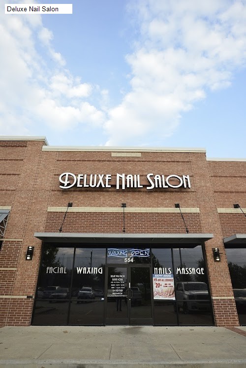 Deluxe Nail Salon