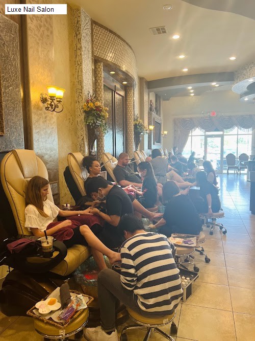 Luxe Nail Salon