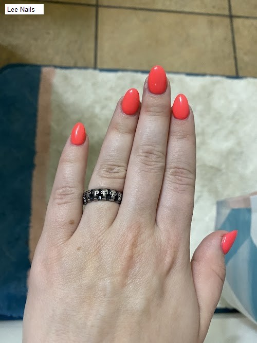 Lee Nails