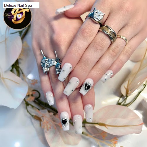 Deluxe Nail Spa