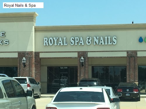 Royal Nails & Spa