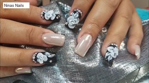 Ninas Nails