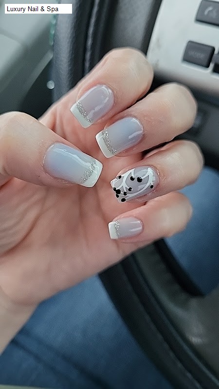 Luxury Nail & Spa