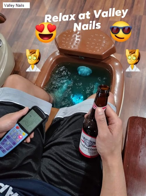 Valley Nails