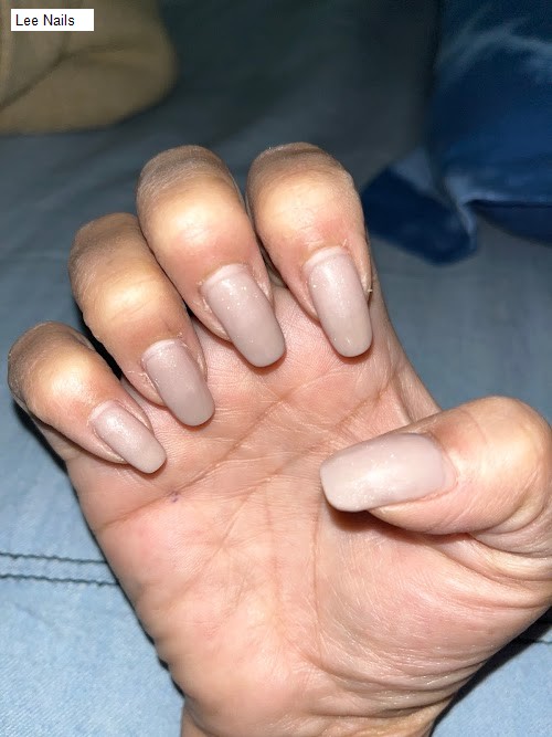 Lee Nails