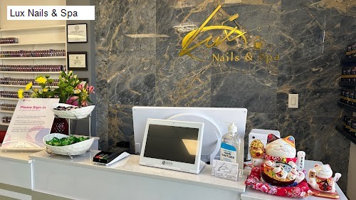 Lux Nails & Spa