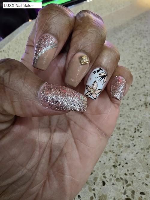 LUXX Nail Salon