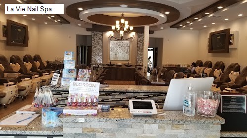 La Vie Nail Spa