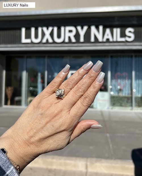LUXURY Nails
